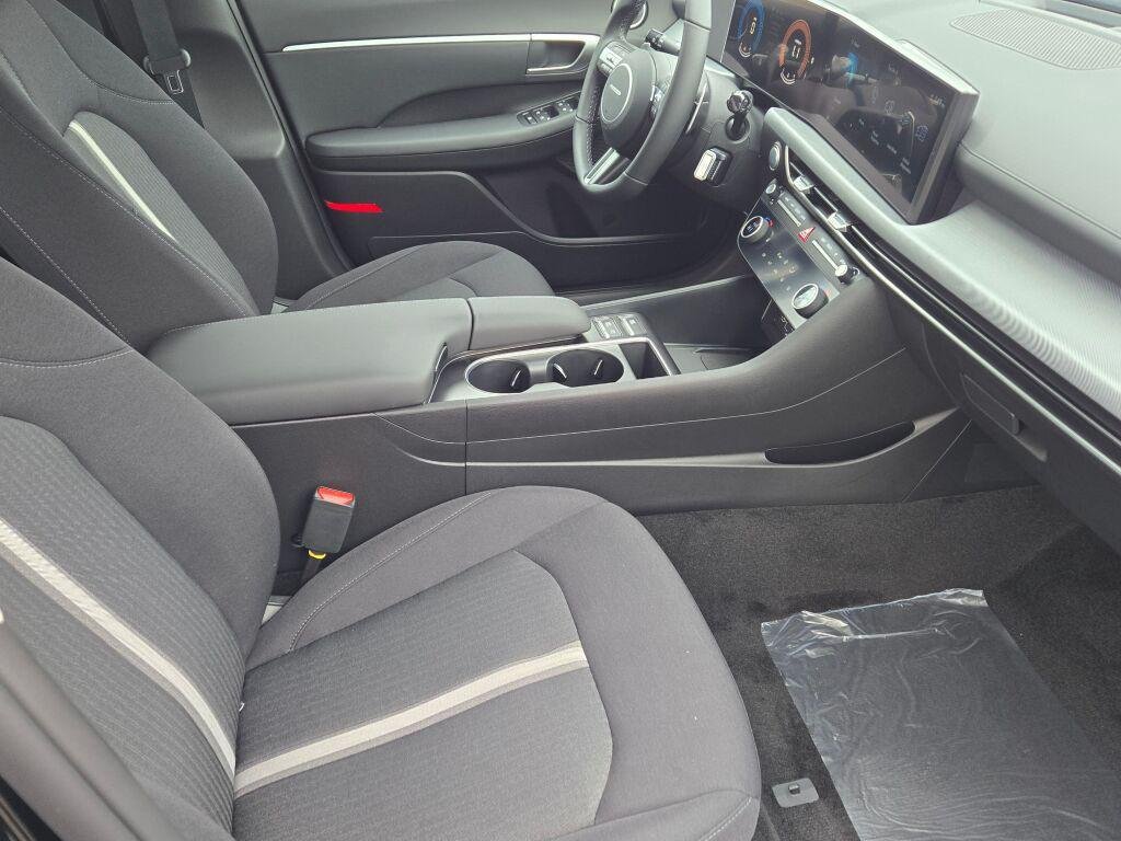 New 2026 Black Hyundai SEL Sport image 6