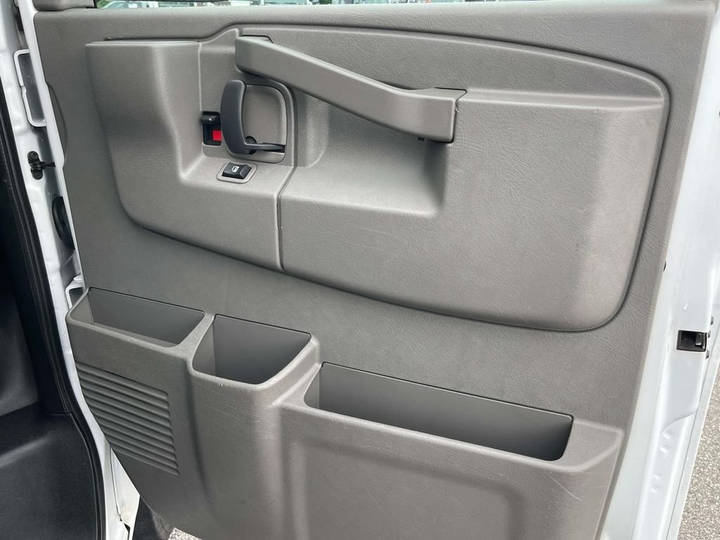 Used 2020 Summit White Chevrolet Work Van image 20