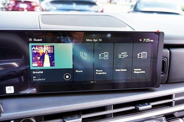 New 2026 Silver Hyundai SEL FWD image 29