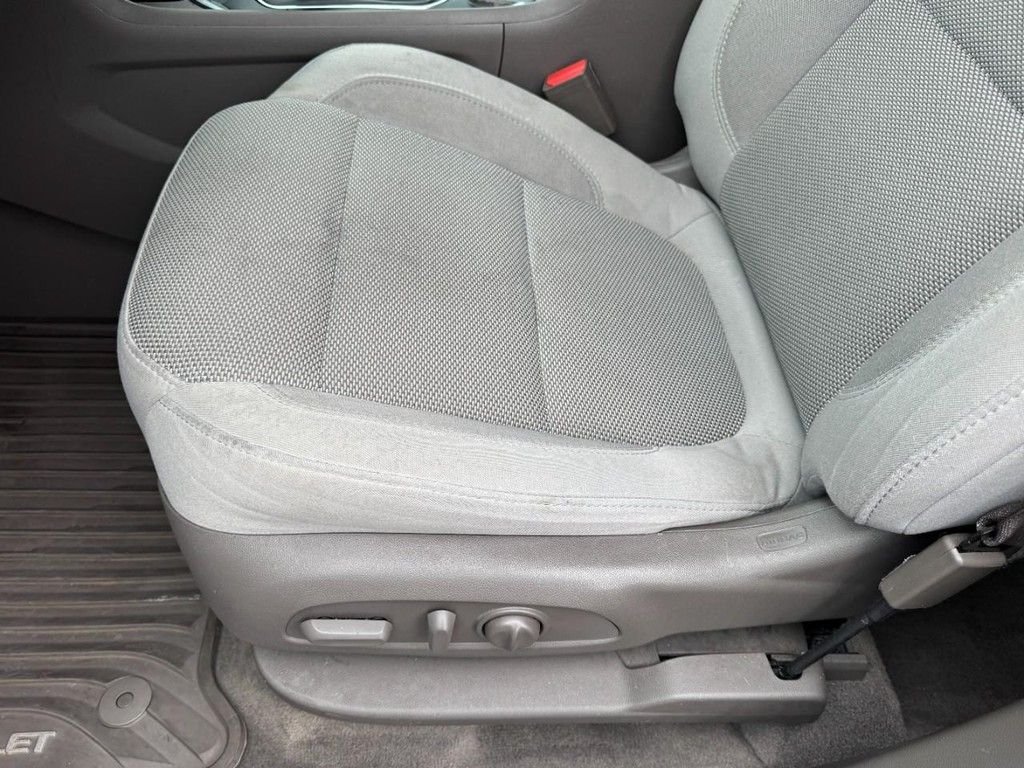 Used 2019 Silver Chevrolet LT image 14