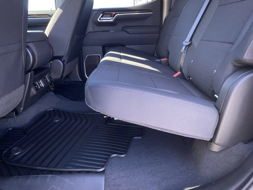 Used 2026 Summit White GMC SLE image 36