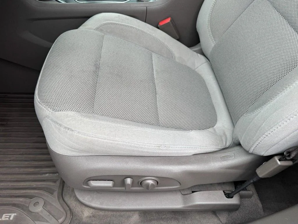 Used 2019 Silver Chevrolet LT image 14
