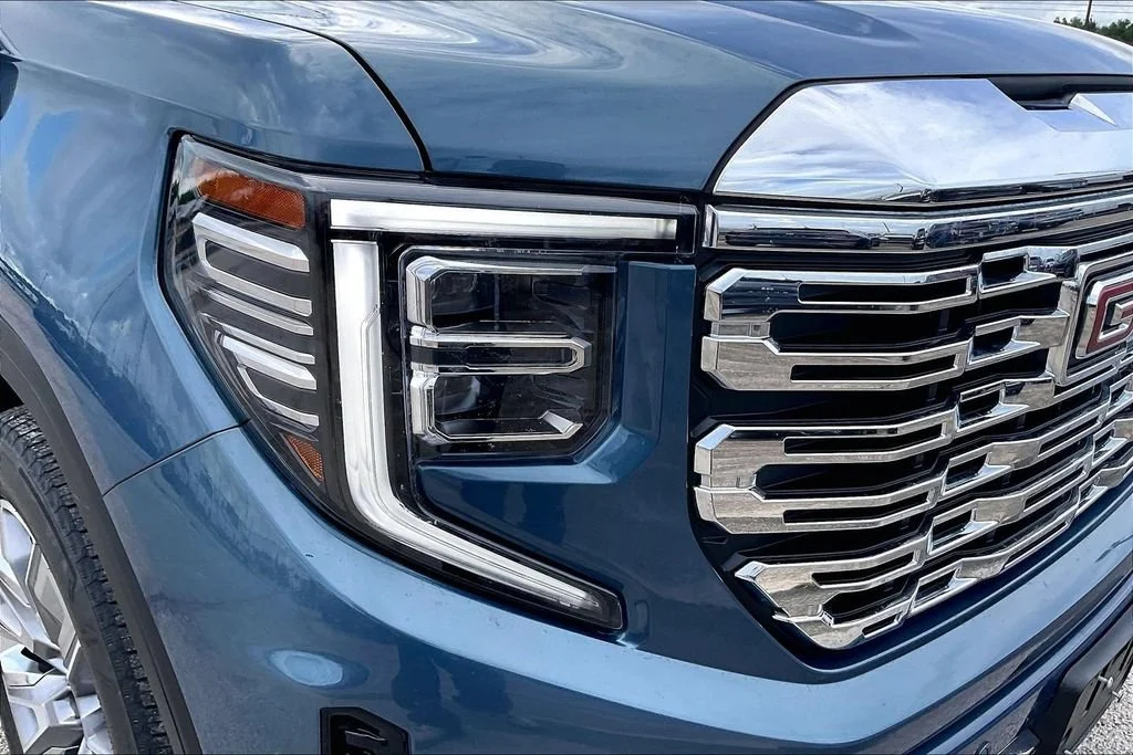 Used 2024 Downpour Metallic GMC Denali image 33