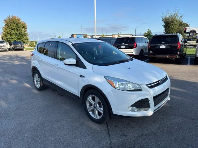 Used 2016 Oxford White Ford SE image 1