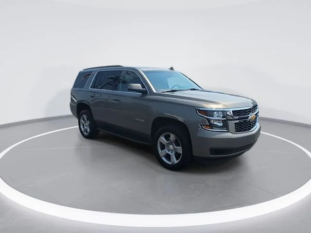 Used 2018 Gray Chevrolet LT image 2