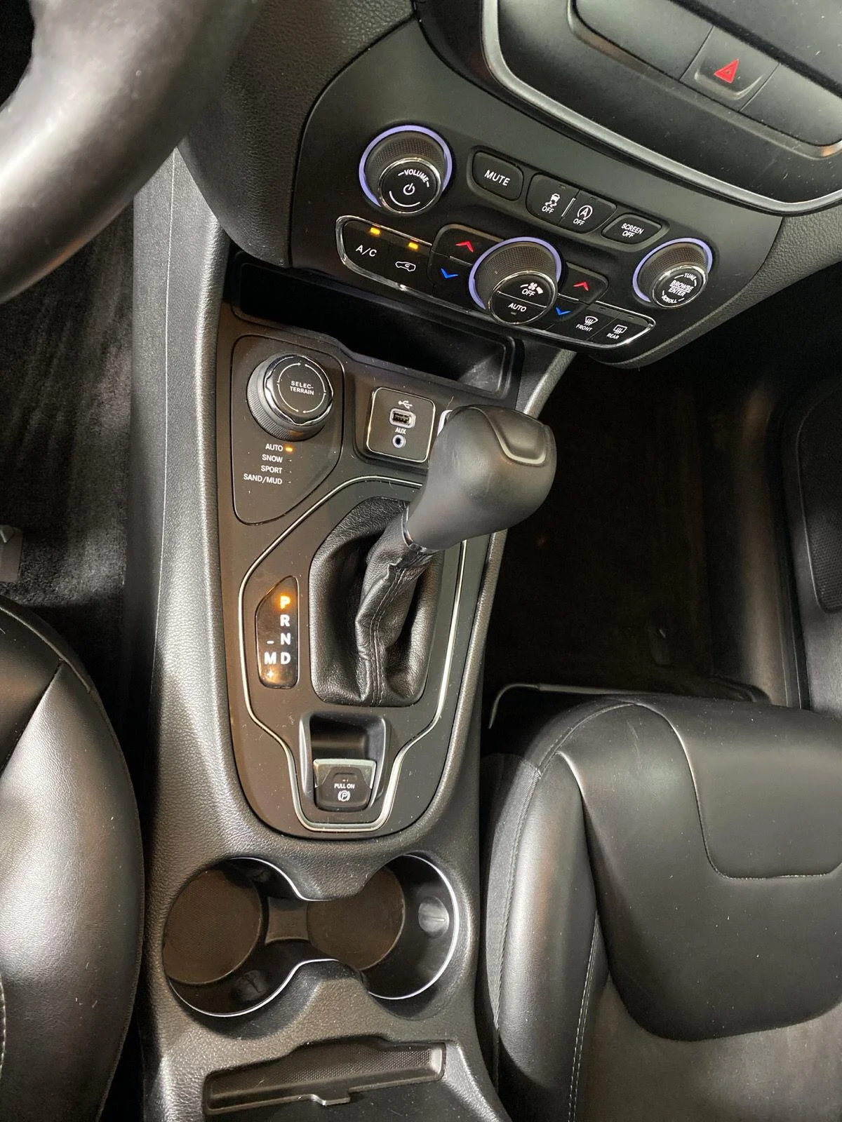 Used 2019 Velvet Red Pearlcoat Jeep Latitude Plus image 25