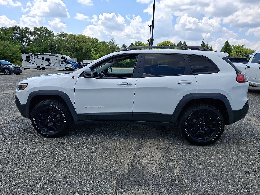 Used 2020 Bright White Clearcoat Jeep Trailhawk image 7