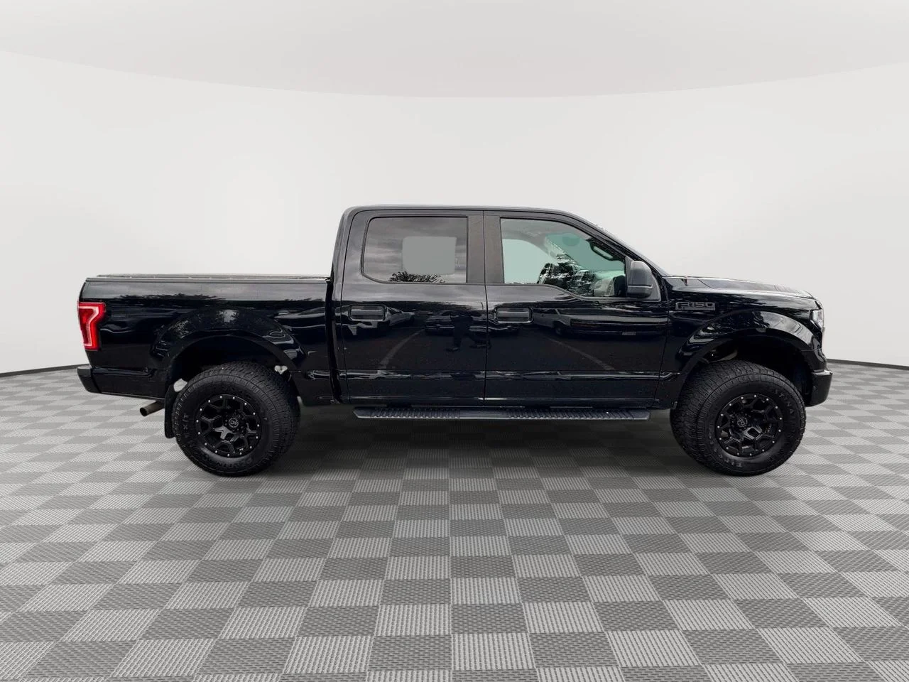 Used 2017 Shadow Black Ford XL image 7