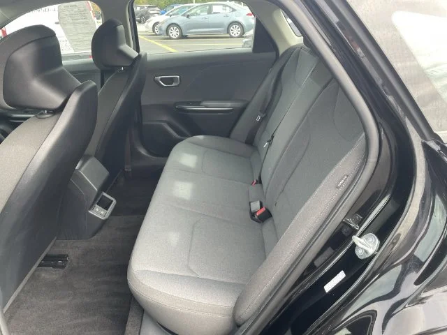 2025 Kia K4 LXS - Photo 28