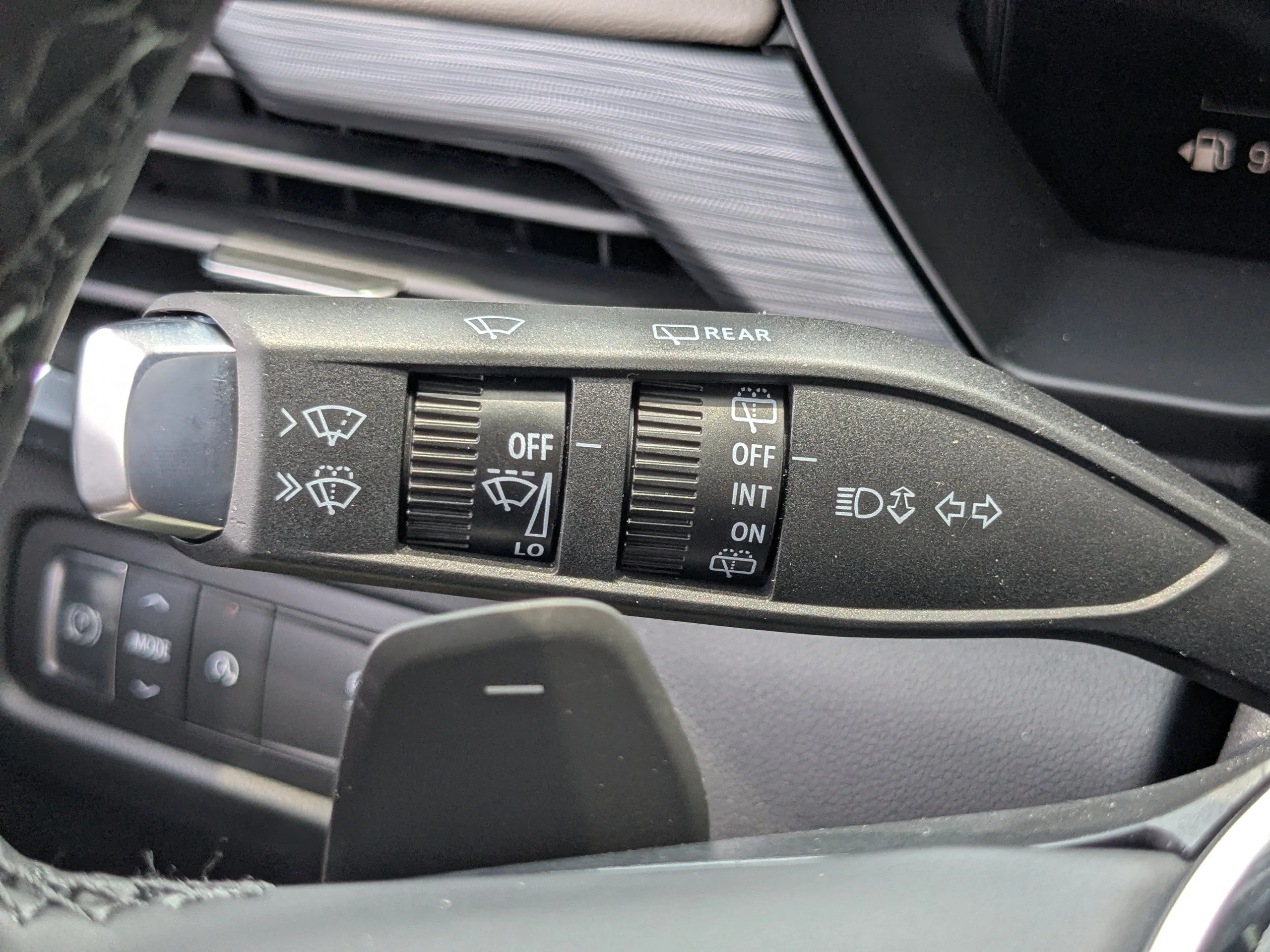2026 GMC Acadia Elevation - Photo 28