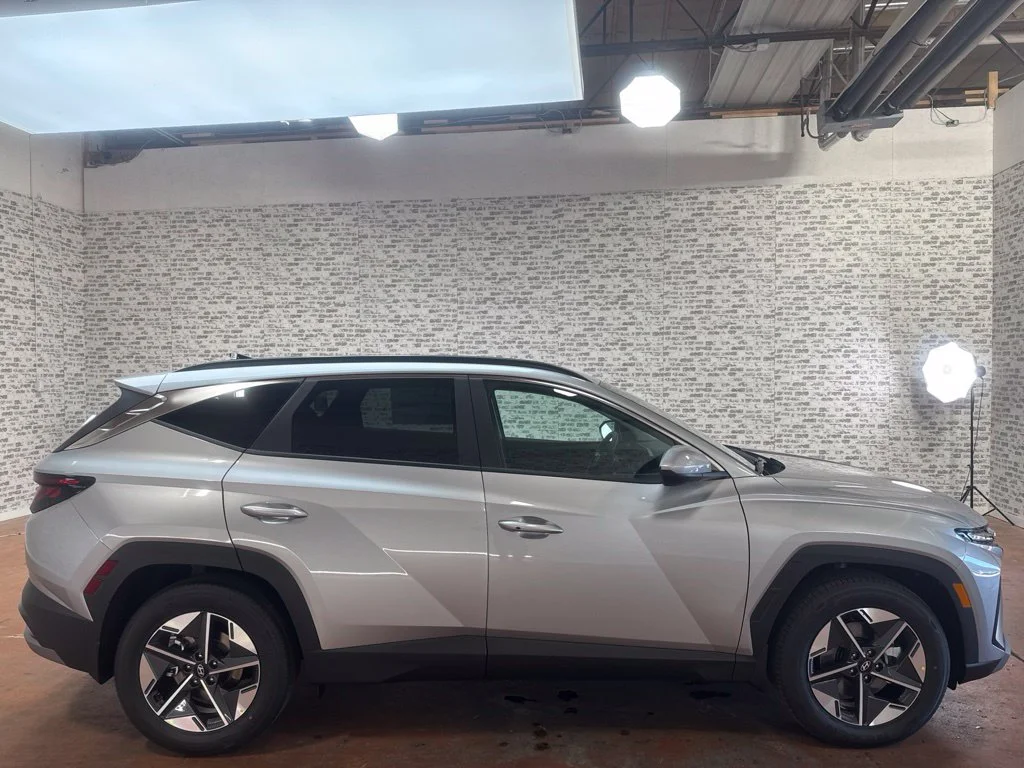 New 2026 Shimmering Silver Hyundai SEL image 8