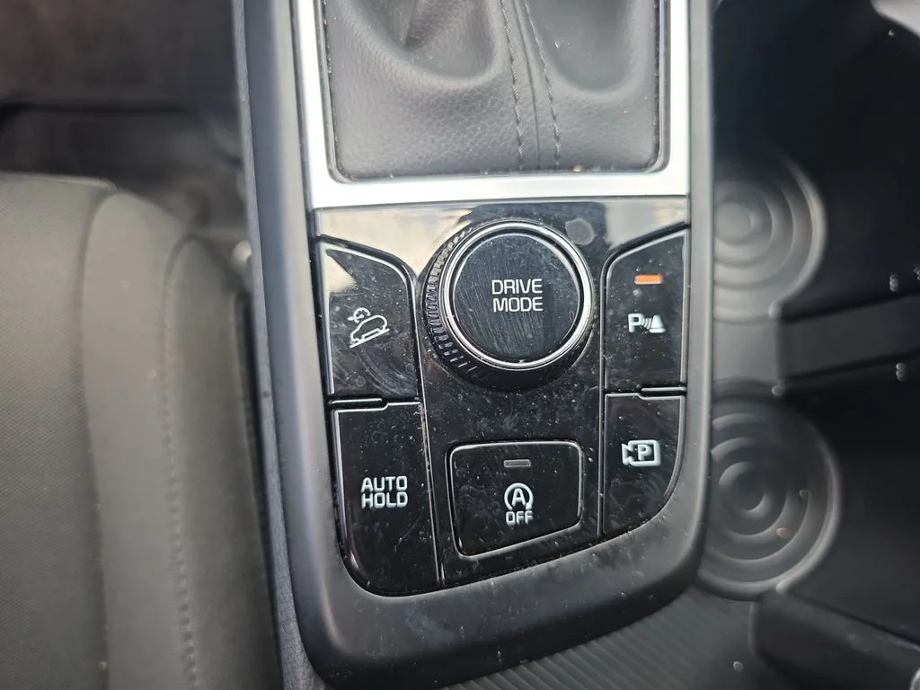 2025 Kia Sportage LX - Photo 19