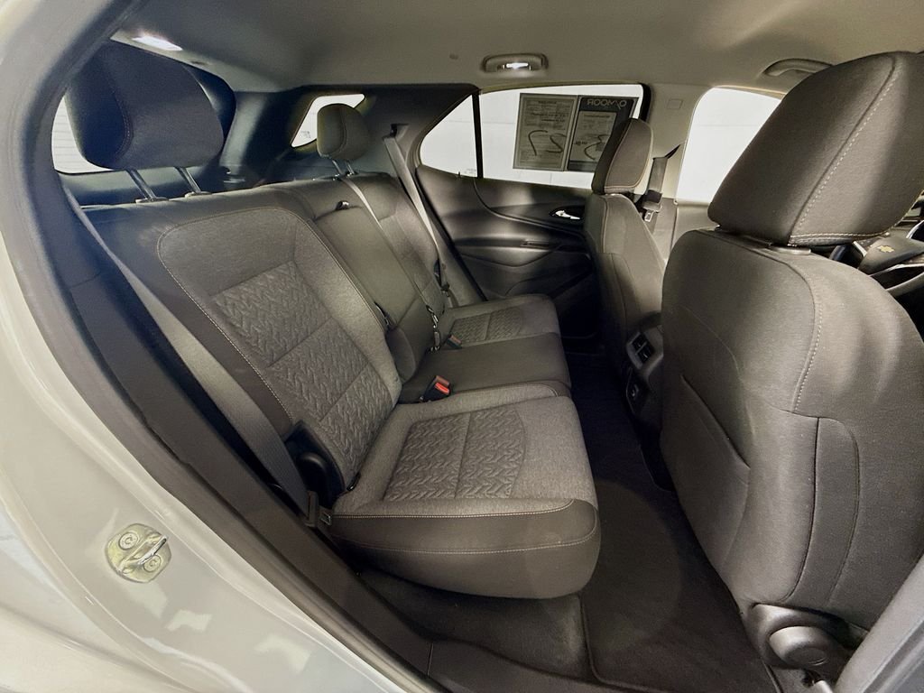 Used 2022 Silver Ice Metallic Chevrolet LT image 4