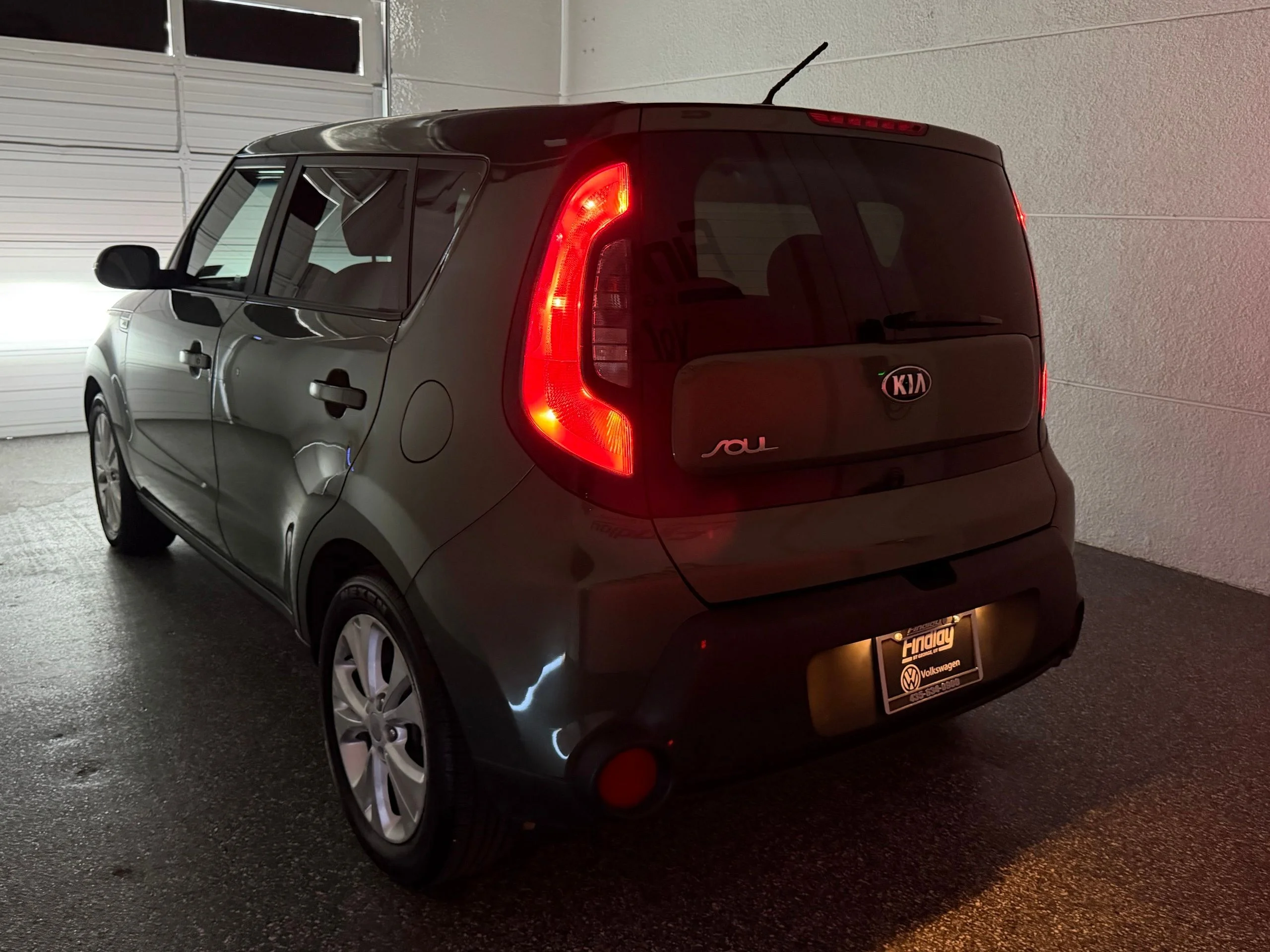 Used 2014 Green Kia Plus image 42