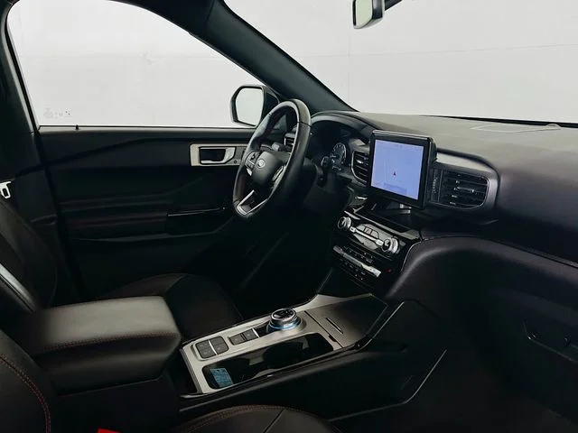 2023 Ford Explorer ST-LINE - Photo 8