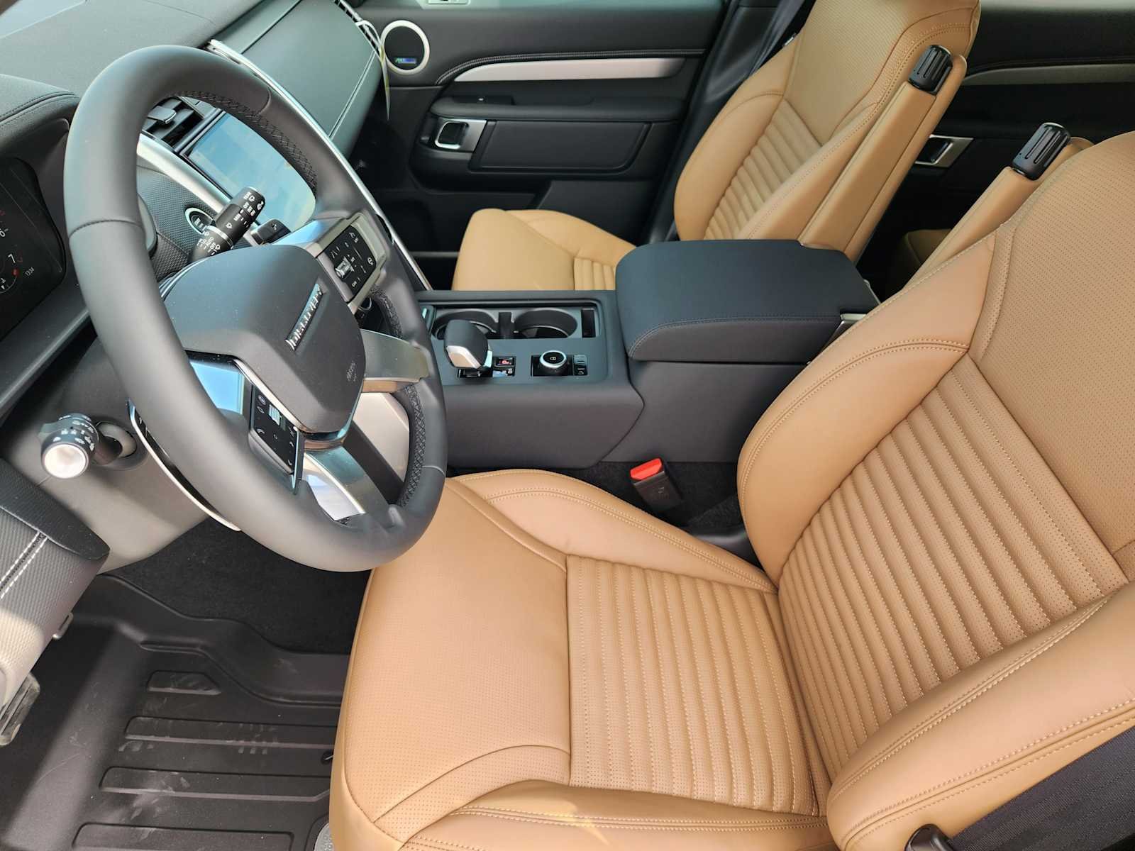 2026 Land Rover Discovery Gemini Edition - Photo 13