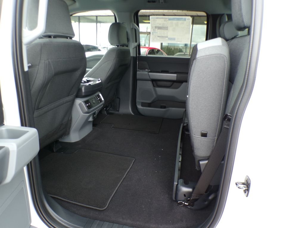 New 2026 Oxford White Ford XLT image 28