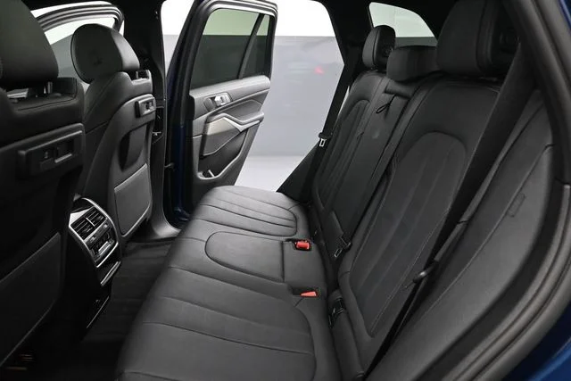 Used 2021 Blue BMW xDrive40i image 20