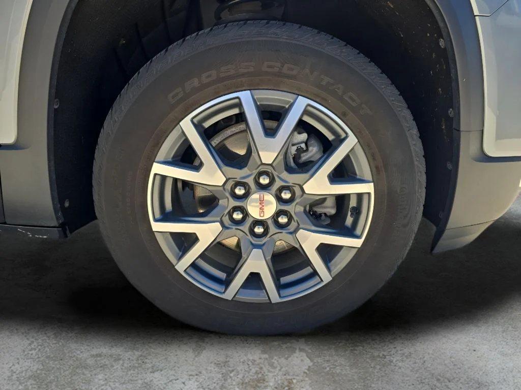 Used 2023 Gray GMC SLT image 40