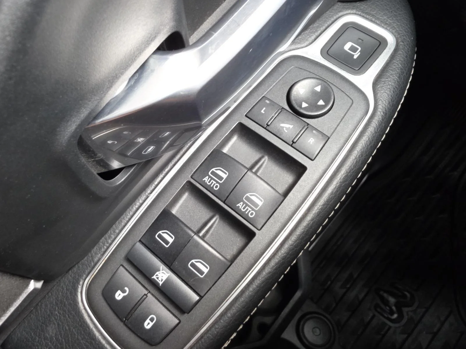 Used 2021 Granite Crystal Metallic Clearcoat Ram Laramie image 52