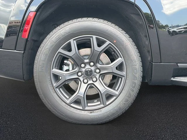 New 2026 High Gloss Black Jeep Limited Altitude image 21