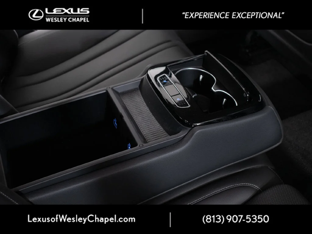 Used 2024 White Genesis 2.5T image 13