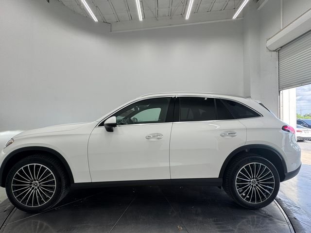 New 2026 Polar White Mercedes-Benz GLC 300 image 16