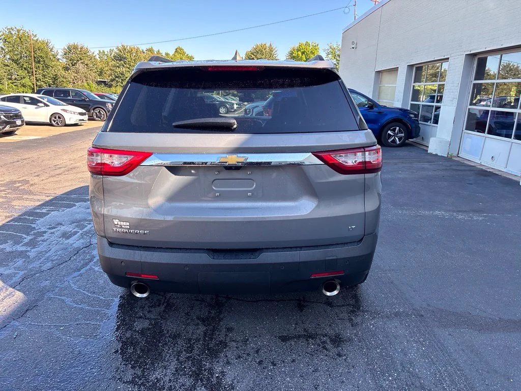 Used 2019 Pepperdust Metallic Chevrolet 3LT image 4
