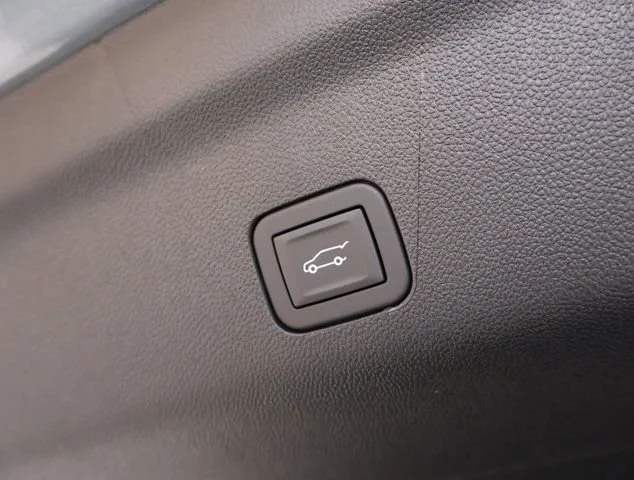 2026 Chevrolet Tahoe Z71 - Photo 32