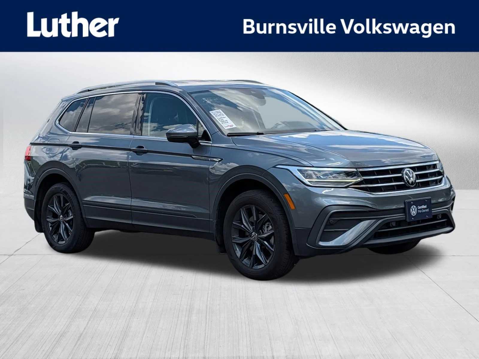 Certified Used 2024 Platinum Gray Metallic Volkswagen SE image 1