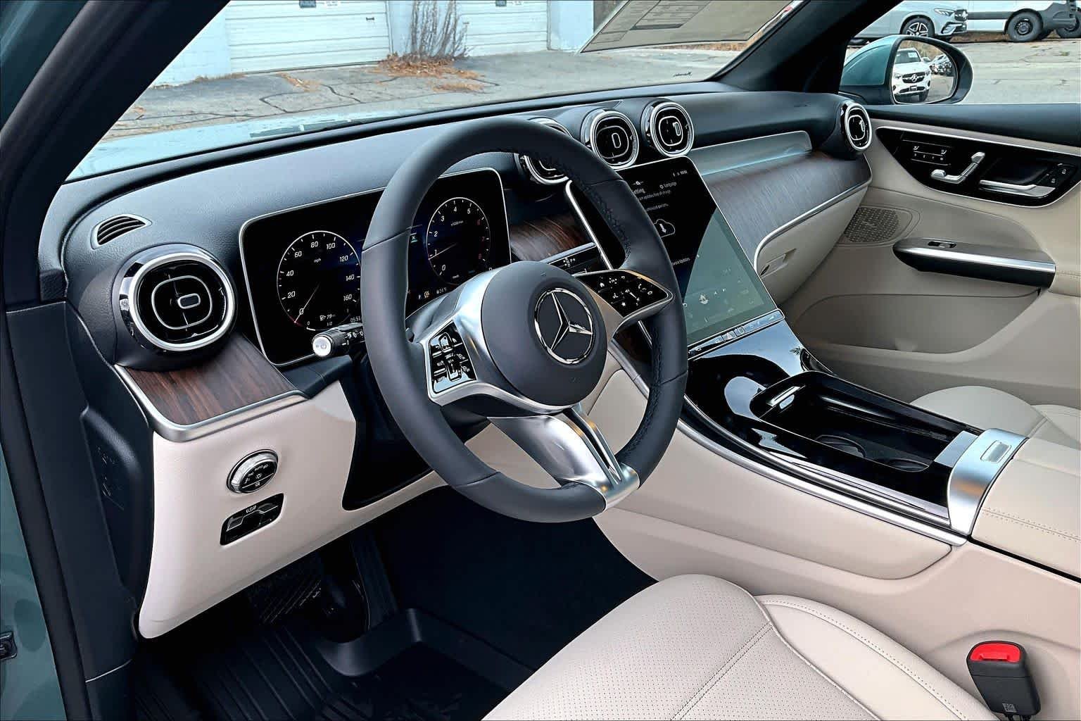 Used 2026 Verde Silver Metallic Mercedes-Benz GLC 300 image 10
