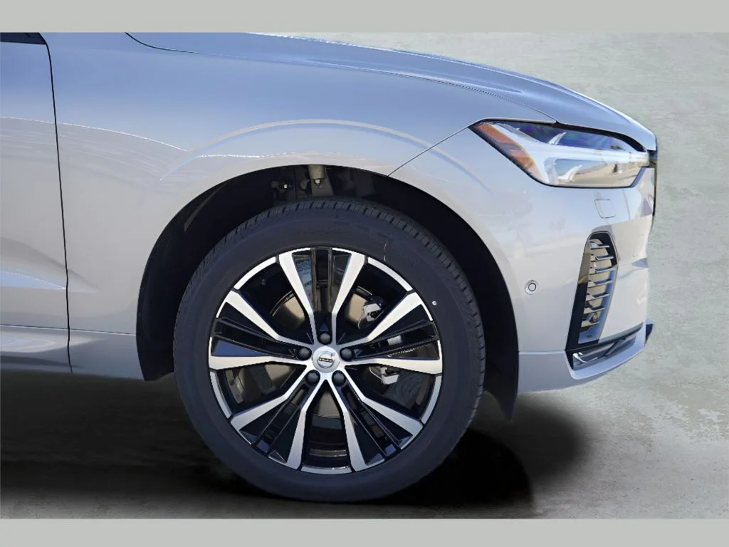 2025 Volvo XC60 Plus - Photo 22