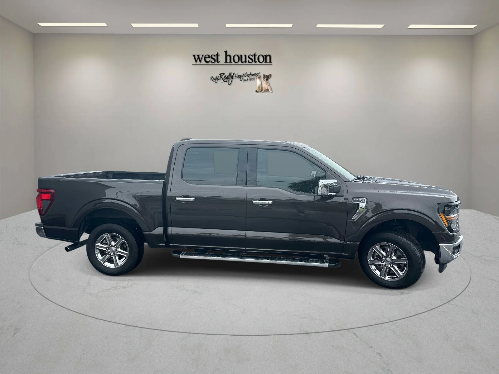 Used 2024 Black Ford XLT image 4
