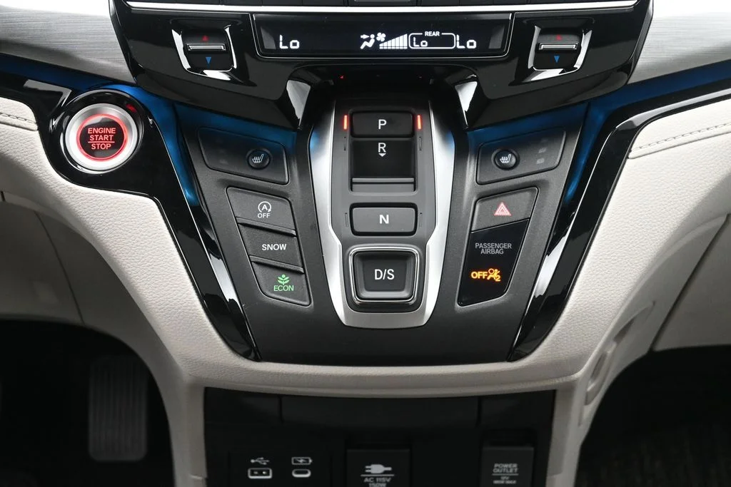 New 2026 Smoke Blue Pearl Honda Touring image 29