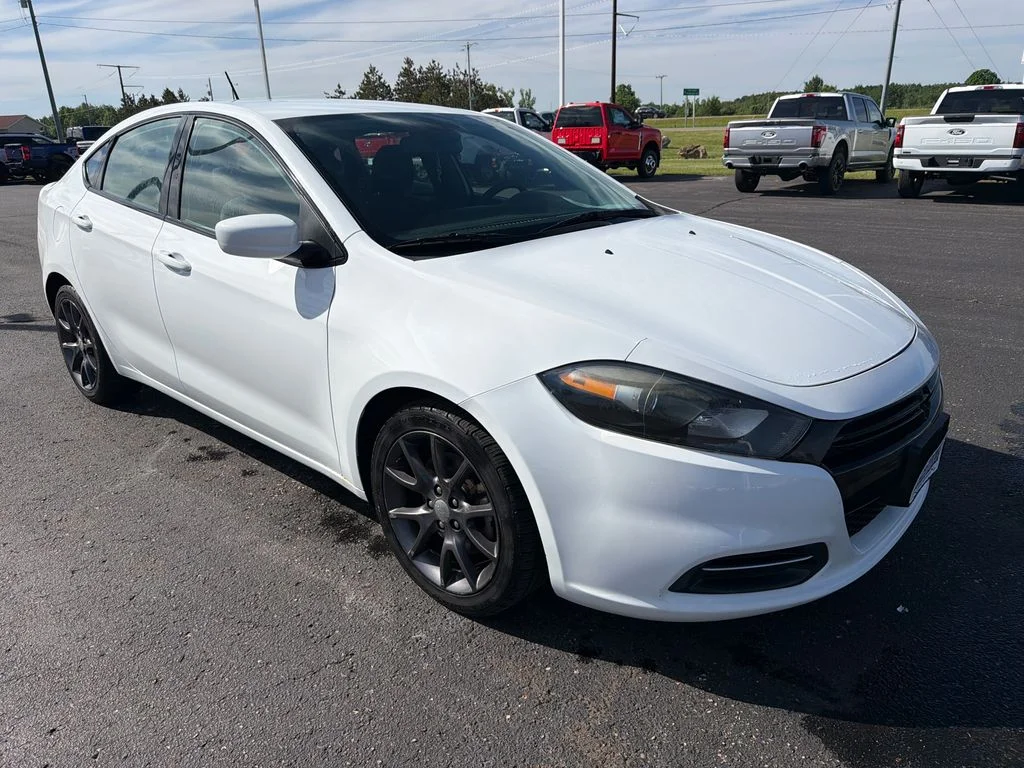 Used 2016 White Dodge SE image 7
