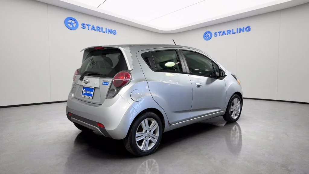 Used 2015 SILVER ICE Chevrolet LT image 9