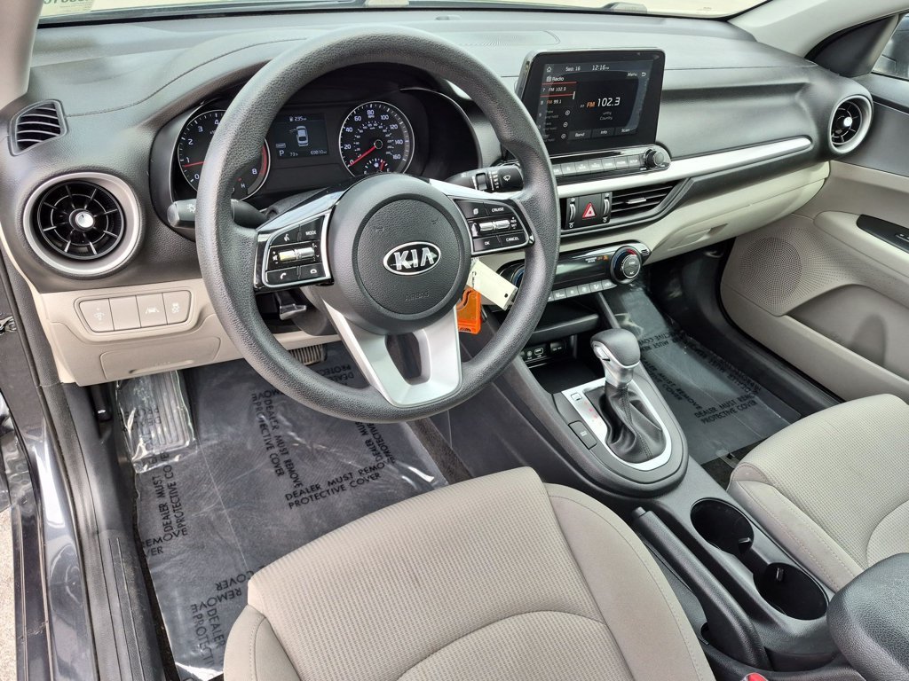 Used 2019 Gray Kia LXS image 11