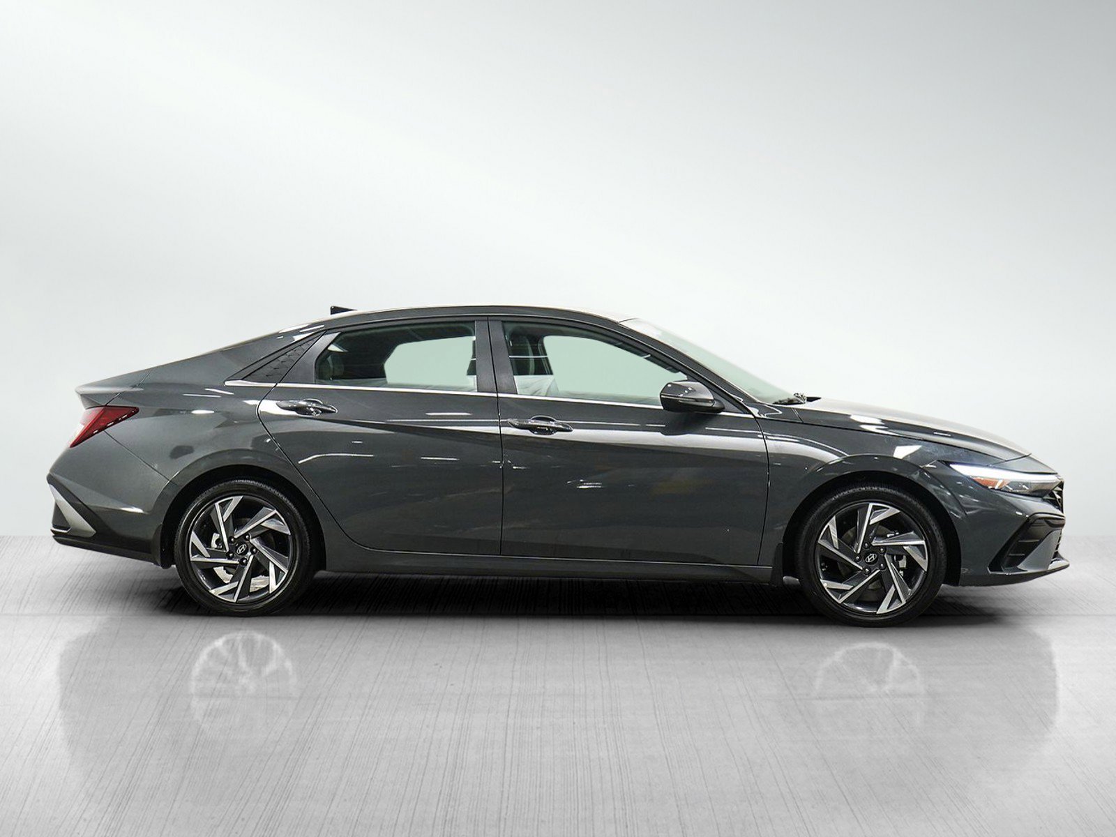Certified Used 2025 Ecotronic Gray Hyundai Limited DCT image 6