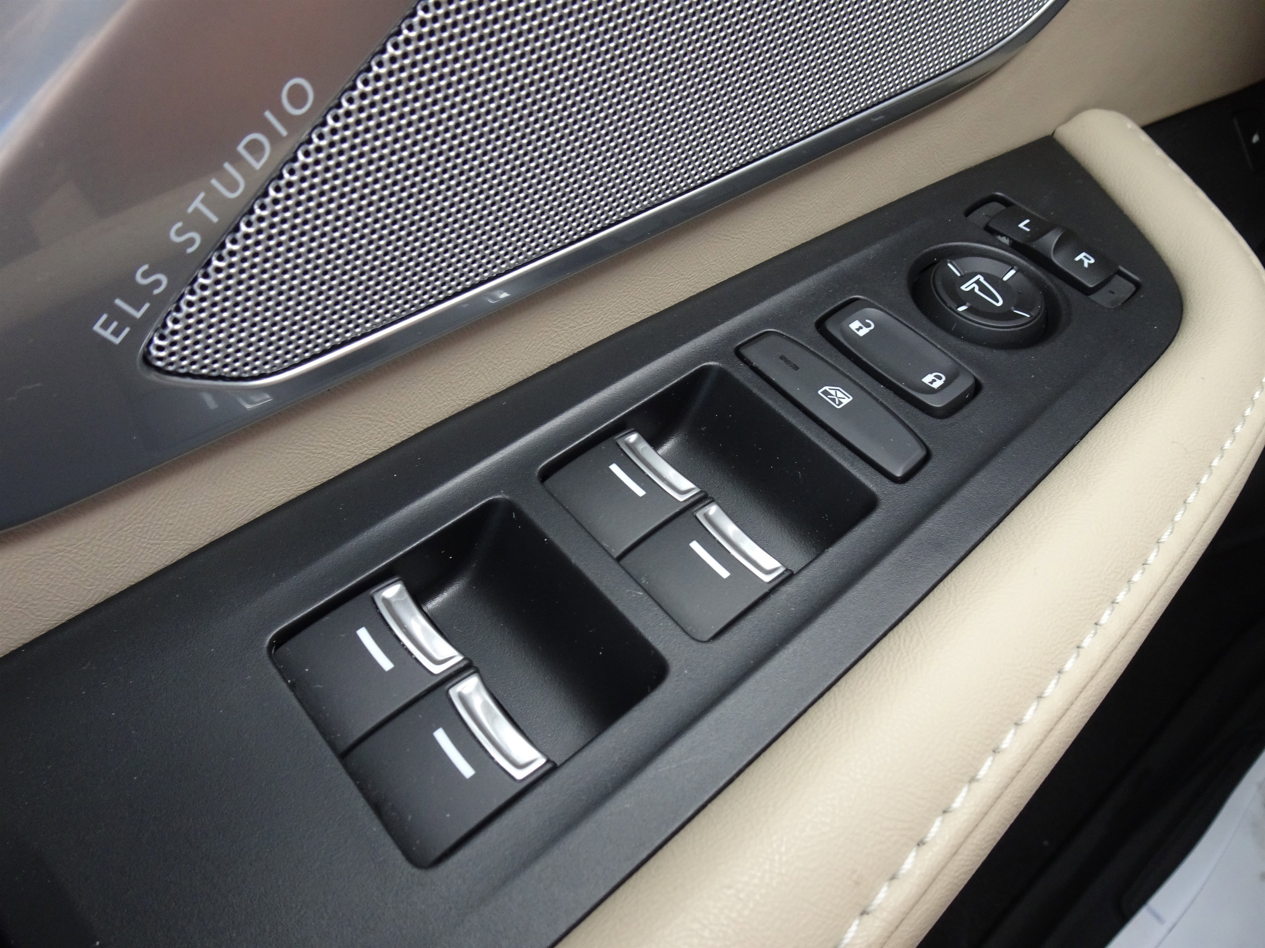 Used 2024 Platinum White Pearl Acura w/Technology Package image 25