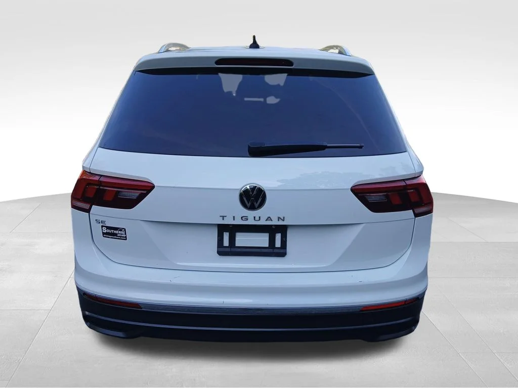 Used 2022 White Volkswagen 2.0T SE image 4