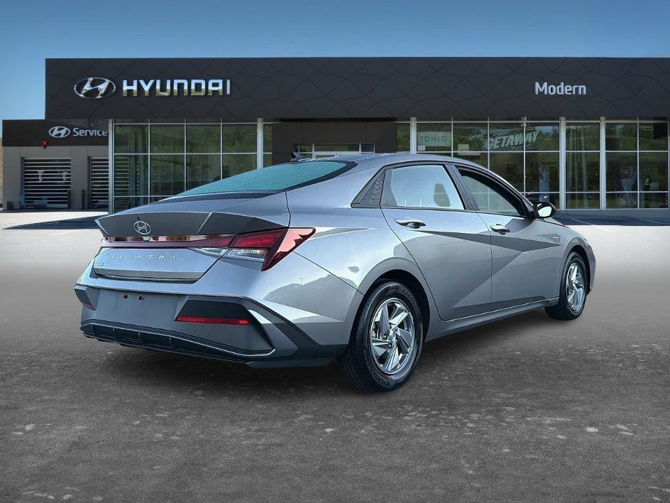 Certified Used 2024 Fluid Metal Hyundai SE image 4