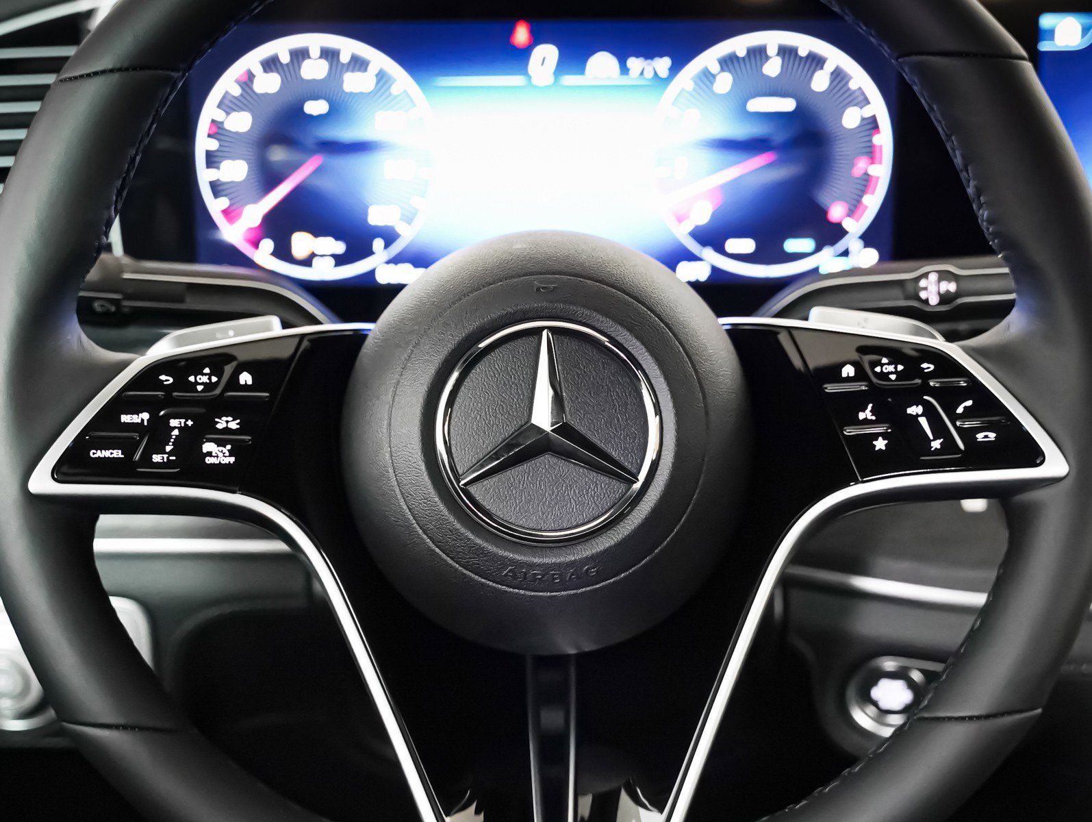 New 2026 MANUFAKTUR Alpine Grey Mercedes-Benz GLE 450 image 15