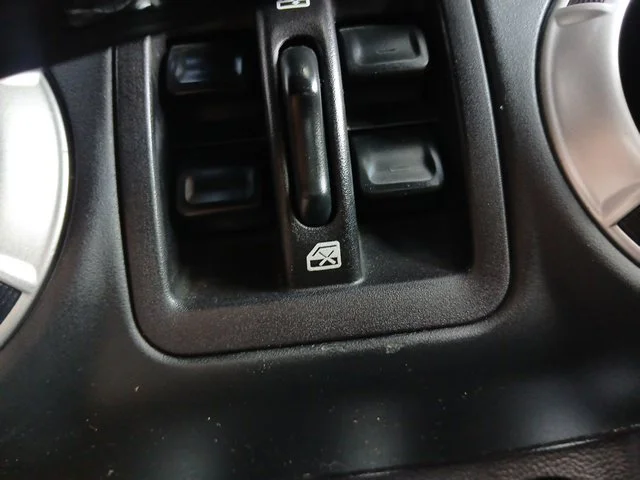Used 2018 White Jeep Unlimited Sahara image 41