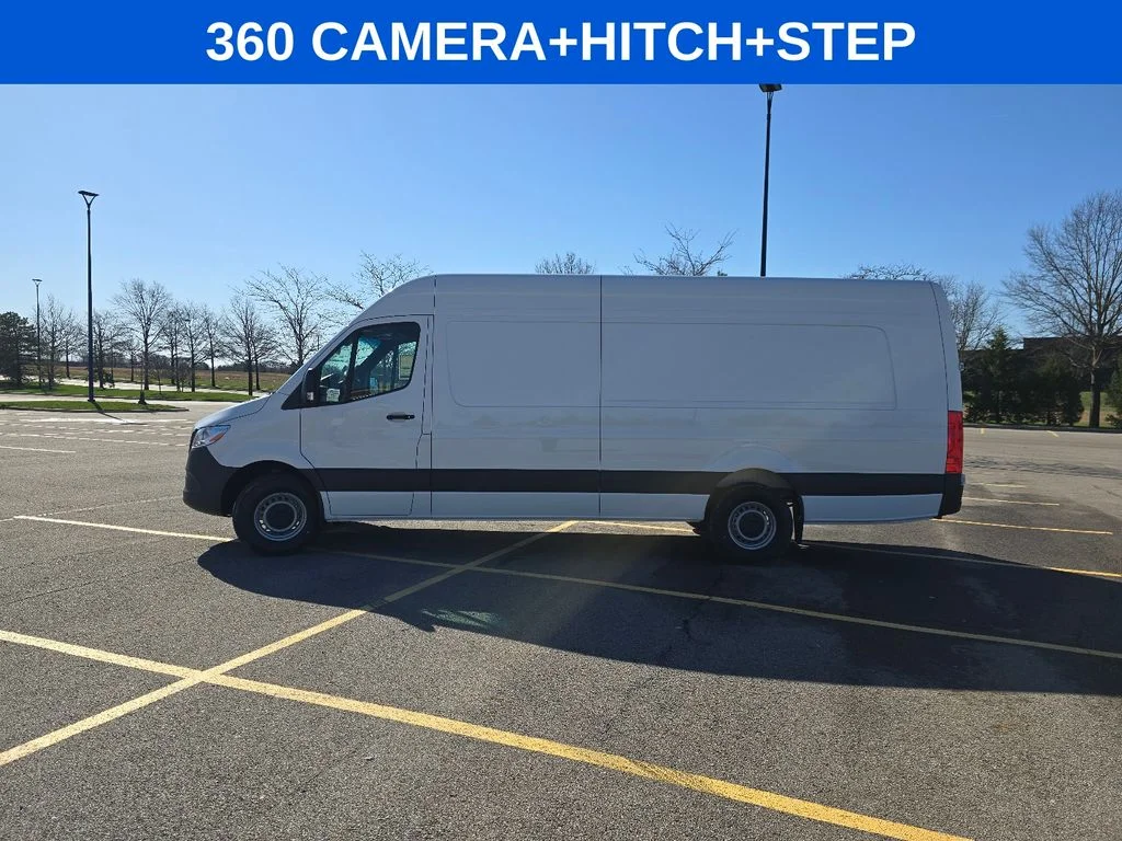 New 2026 Arctic White Mercedes-Benz Cargo 170 WB image 9
