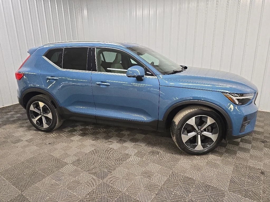 2023 Volvo XC40