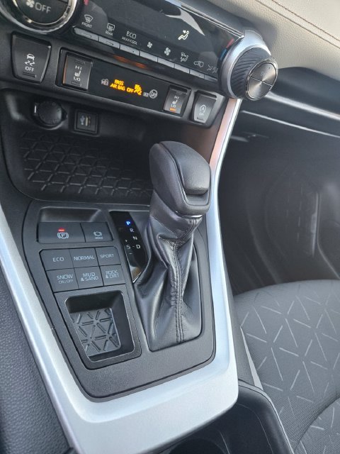 Used 2024 Silver Toyota XLE image 13