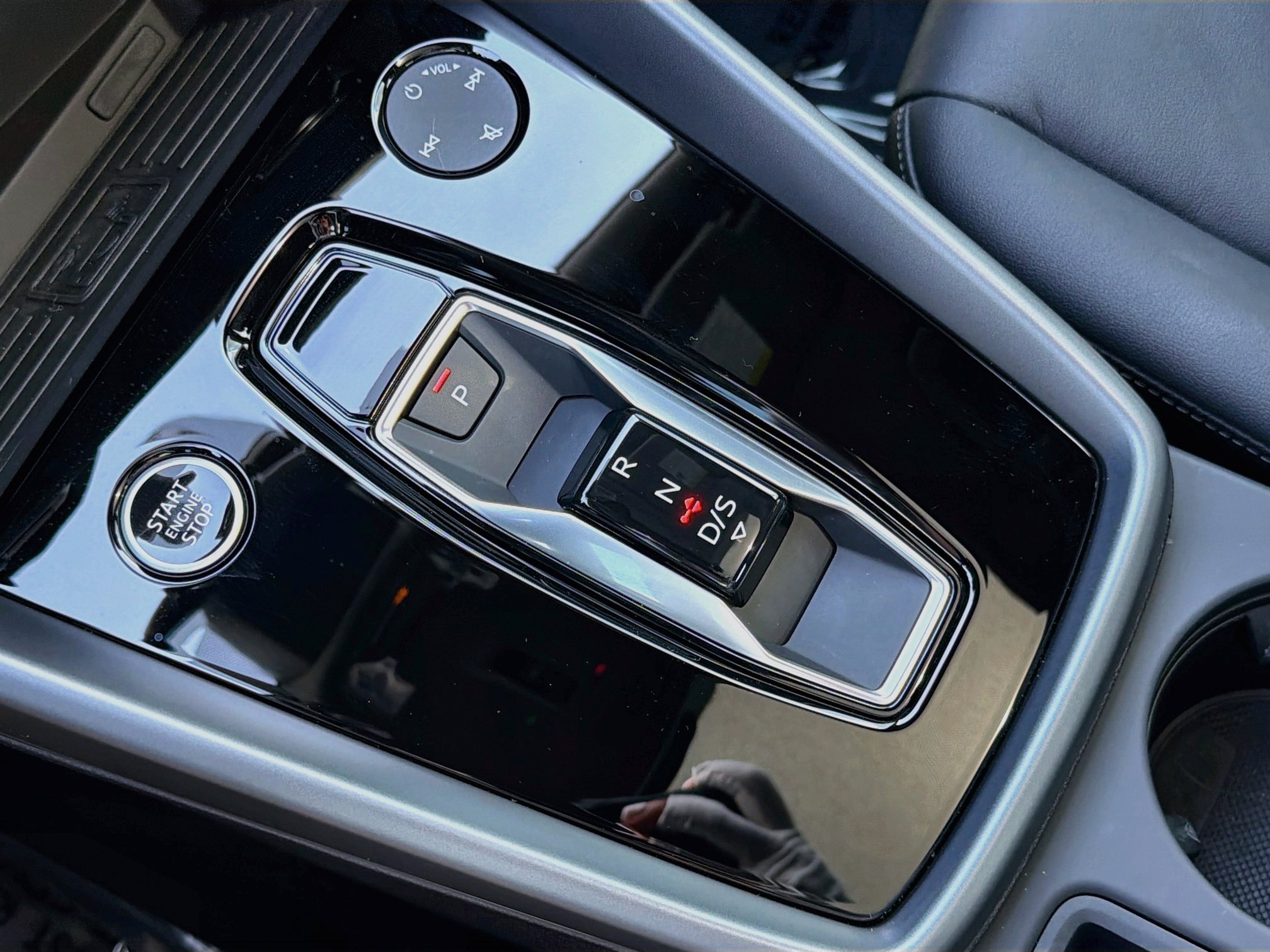 Used 2025 Black Audi Premium image 27