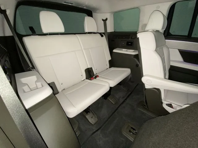 Used 2025 Black Hyundai Calligraphy image 24