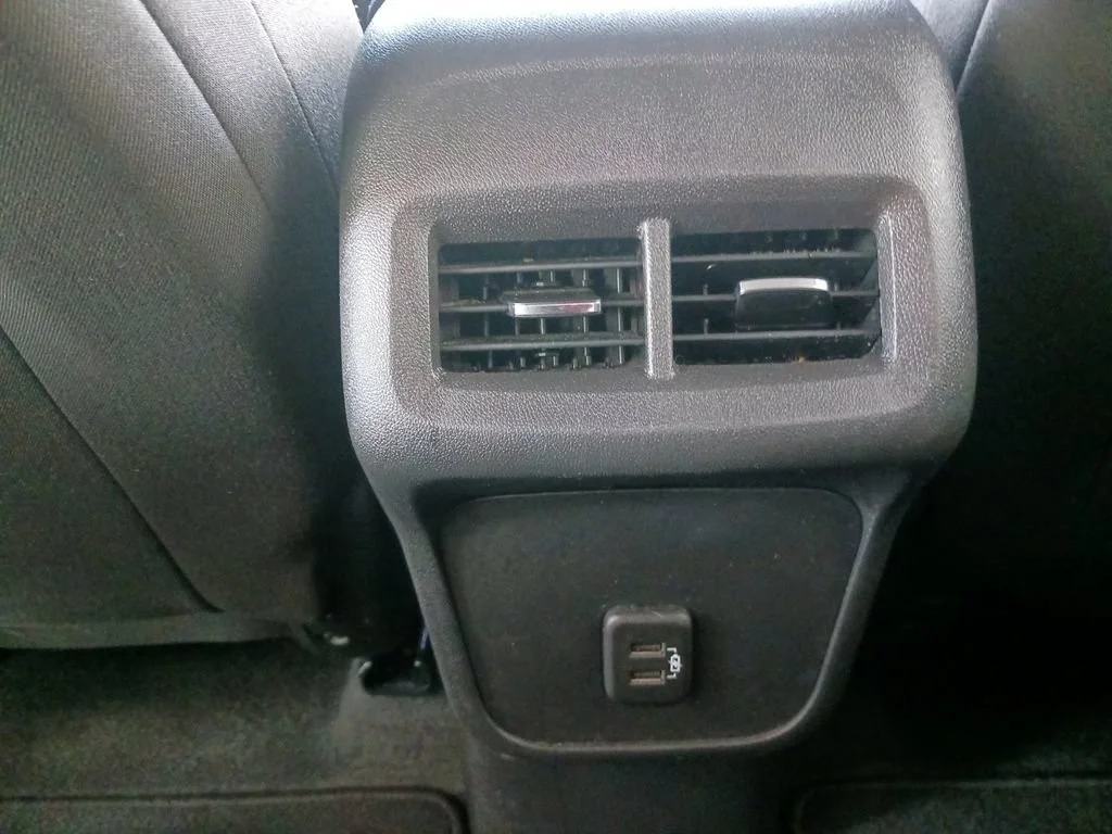 Used 2024 Summit White Chevrolet LT image 22