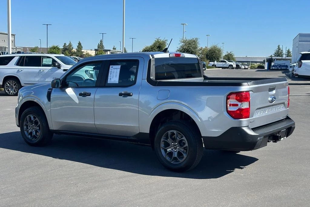 Used 2024 Silver Ford XLT image 10